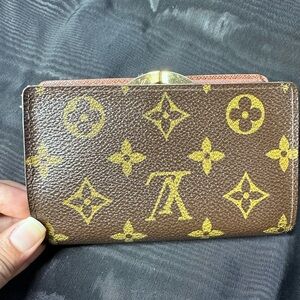 LOUIS VUITTON VIENNOIS WALLET